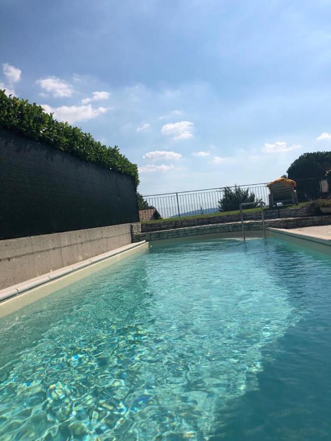 Il Sasso Bianco Bed & Breakfast Comerio Bagian luar foto