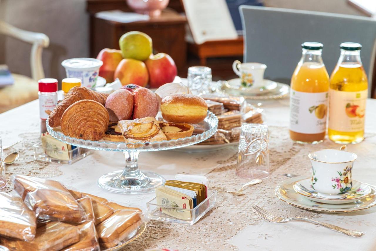 Il Sasso Bianco Bed & Breakfast Comerio Bagian luar foto