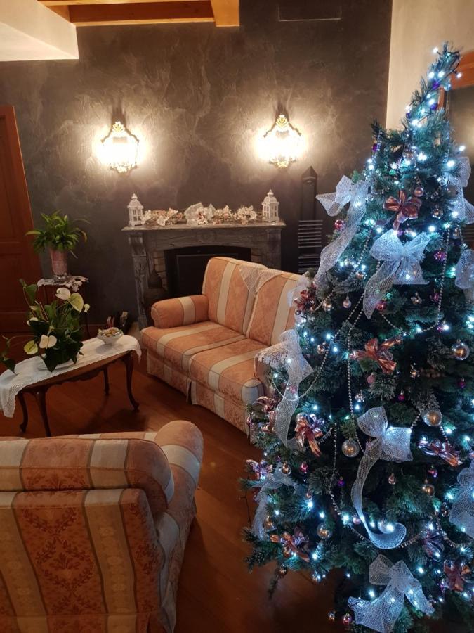 Il Sasso Bianco Bed & Breakfast Comerio Bagian luar foto