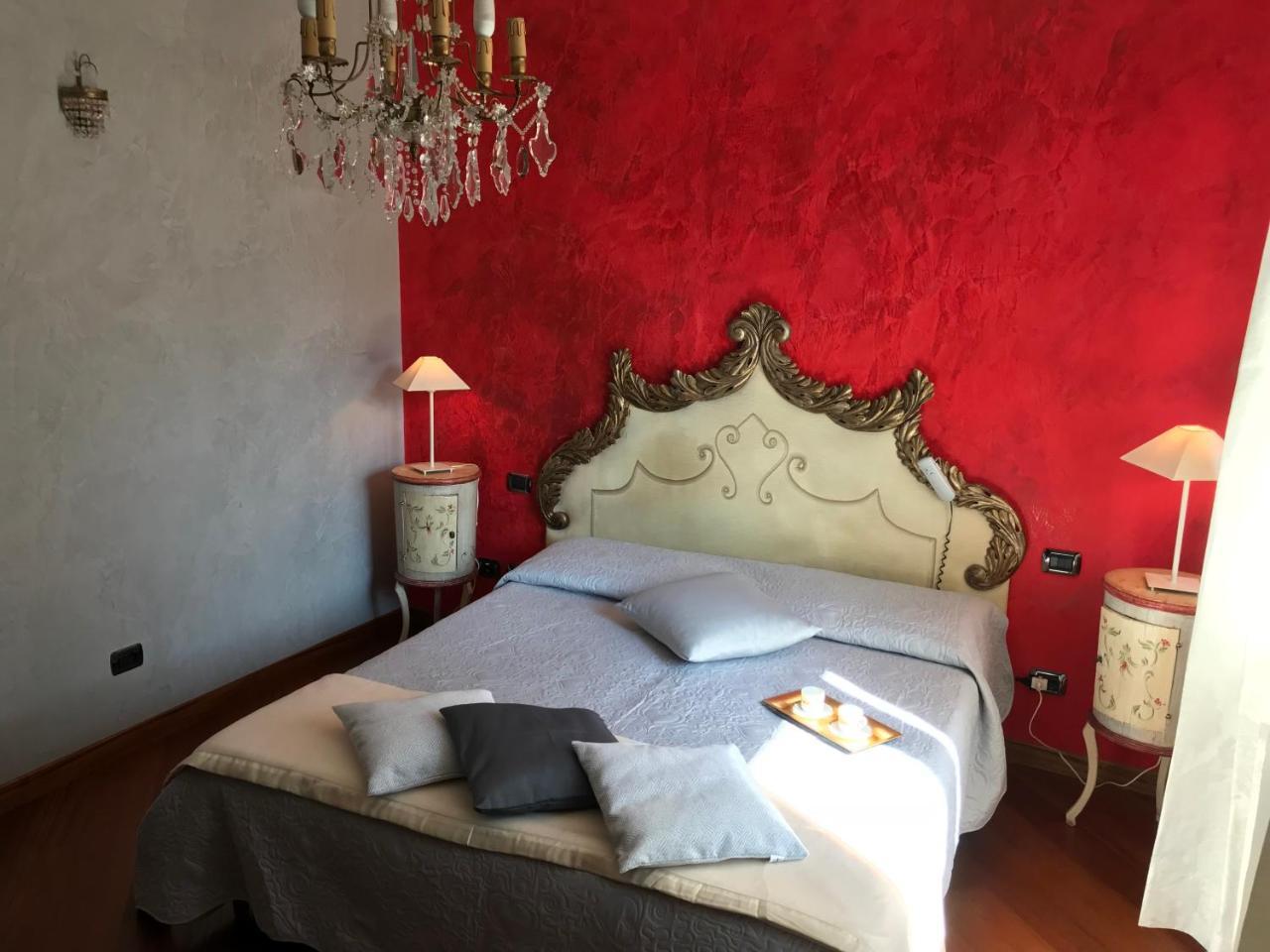 Il Sasso Bianco Bed & Breakfast Comerio Bagian luar foto