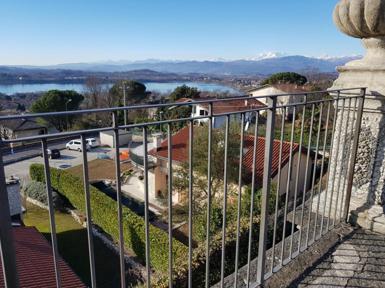 Il Sasso Bianco Bed & Breakfast Comerio Bagian luar foto