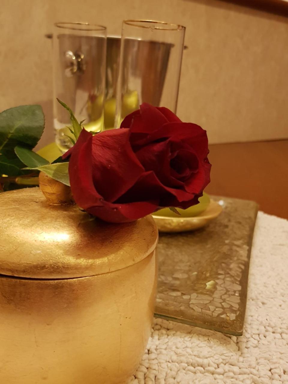 Il Sasso Bianco Bed & Breakfast Comerio Bagian luar foto