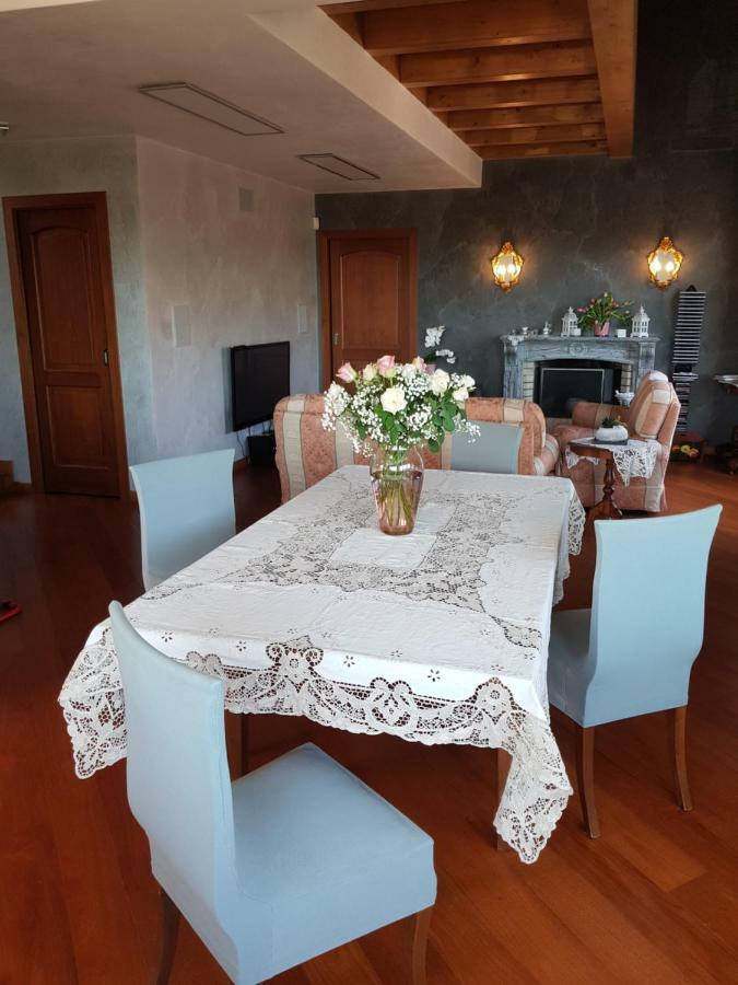 Il Sasso Bianco Bed & Breakfast Comerio Bagian luar foto