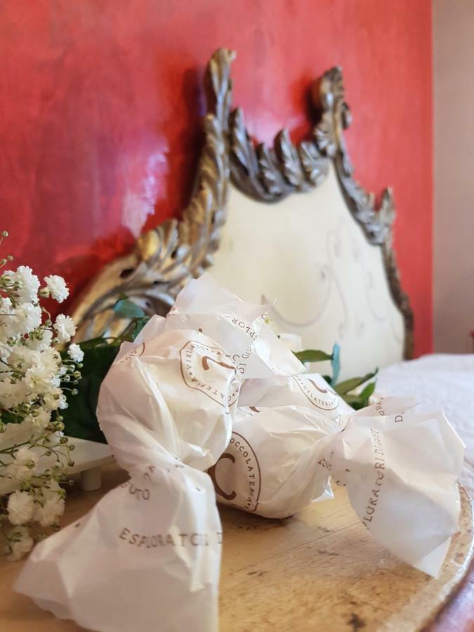 Il Sasso Bianco Bed & Breakfast Comerio Bagian luar foto