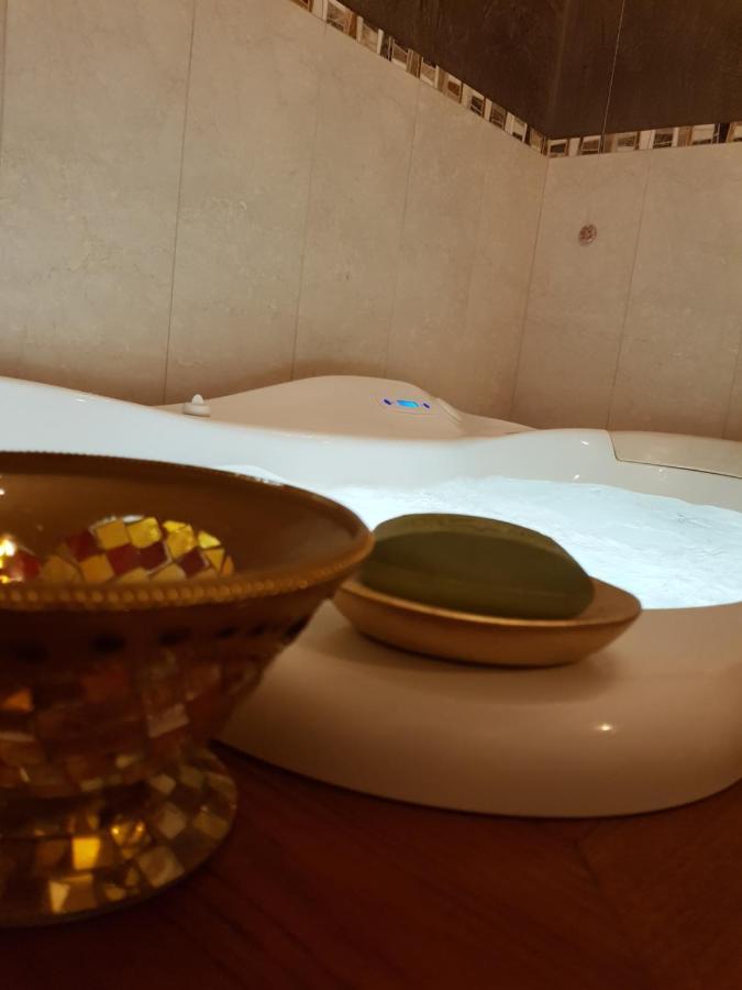 Il Sasso Bianco Bed & Breakfast Comerio Bagian luar foto
