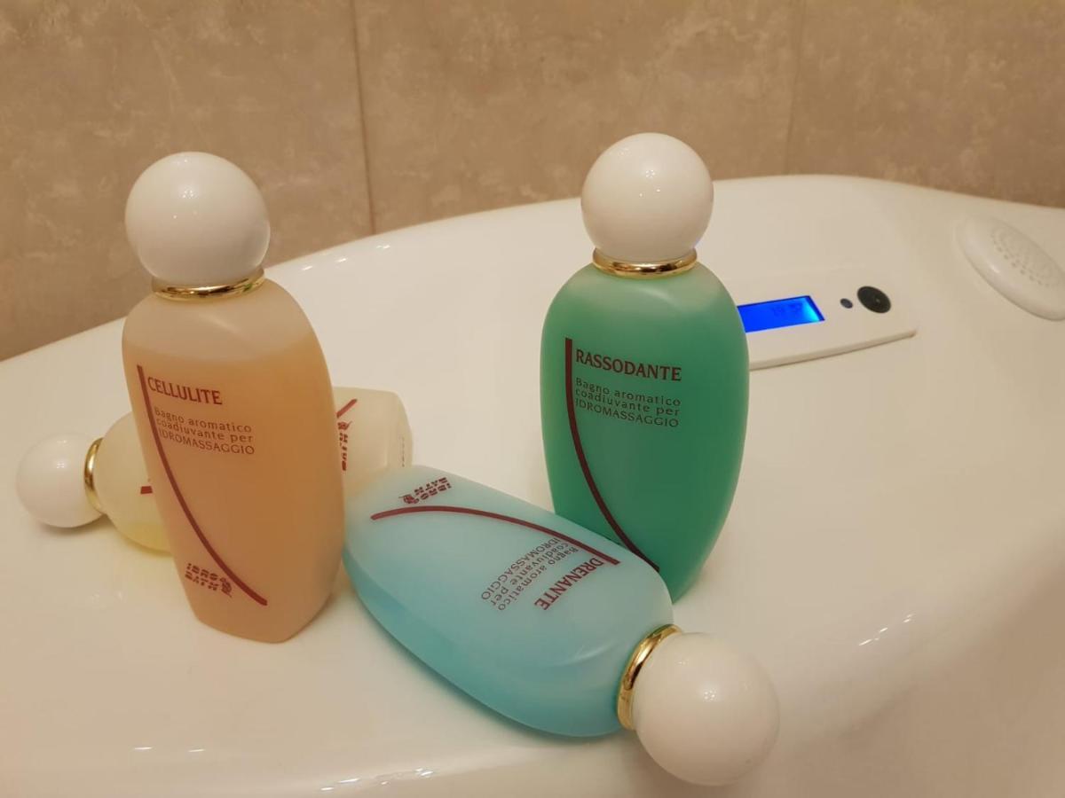 Il Sasso Bianco Bed & Breakfast Comerio Bagian luar foto